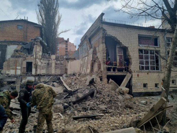 Академію імені Михайла Бойчука зруйнувала російська ракета. Підтримайте збір на відновлення закладу