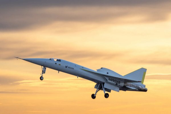 
Сверхзвуковой самолет следующего поколения Boom XB-1 совершил свой первый полет 