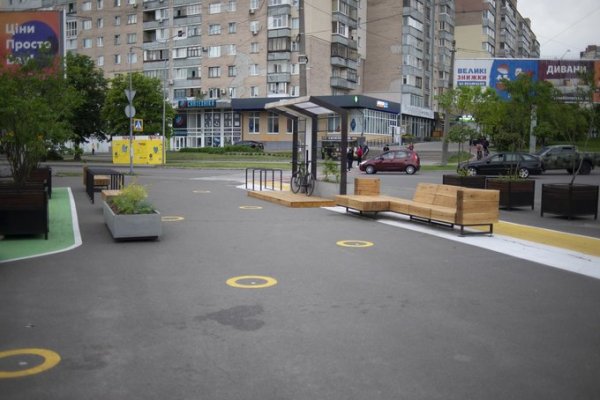 У Чернігові відкрили громадський простір з велопарковкою та зоною для відпочинку