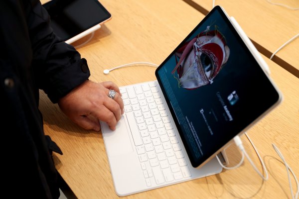 Новий iPad Pro від Apple перетворює гаджет на справжню заміну ноутбуку