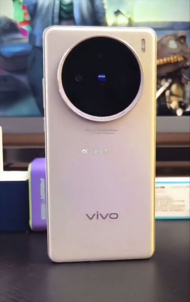 Vivo X100 Ultra отримав 200 Мп камеру із телеоптикою Zeiss. Приклади знімків