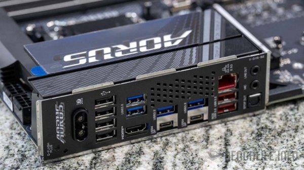 
Готова к NVIDIA RTX 5090: видеокарты весом до 58 кг выдержит новая материнская плата Gigabyte 