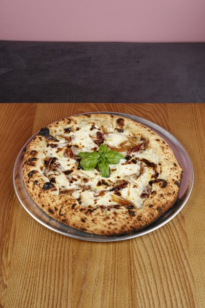 Піцерія Station Pizza відновлює роботу на Подолі