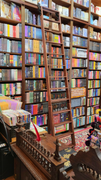 «Книгарня артефактів» для інтровертів у Львові