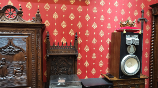 «Книгарня артефактів» для інтровертів у Львові