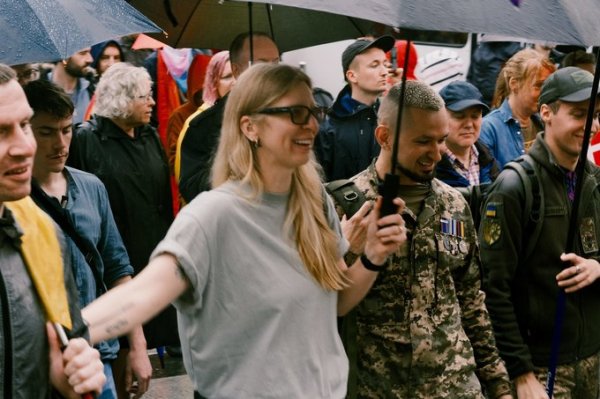 У Києві відбувся Марш рівності вперше за час повномасштабної війни. Акція тривала близько 30 хвилин