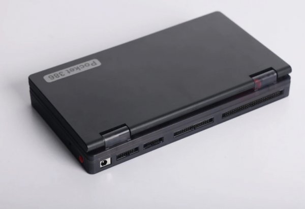 
Карманный ретро-ноутбук Pocket 386 с чипом Intel 386 SX 40 МГц, 8 МБ ОЗУ, Windows 3.11 или 95 — можно даже поменять видеокарту 