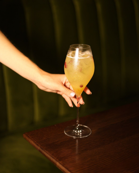 Коктейль-бар з авторськими напоями Simple Bar у Луцьку