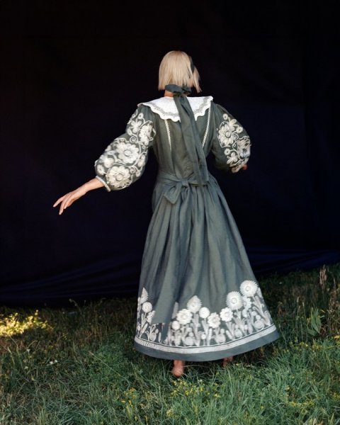 Бренд EmbroideredGem випустив колекцію вишиванок до Дня Незалежності