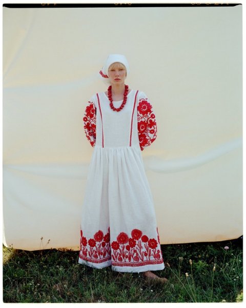 Бренд EmbroideredGem випустив колекцію вишиванок до Дня Незалежності