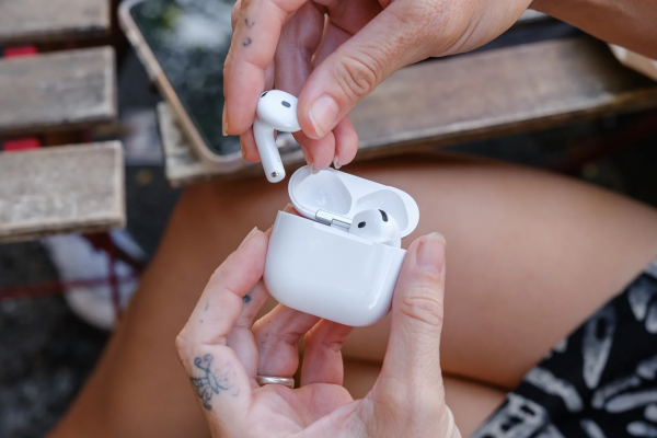 
Первые обзоры Apple AirPods 4: USB-C, «иногда полезная» ANC и меньшее время автономной работы 