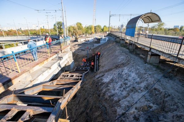 Ось як будують 90-метровий автотунель Подільсько-Воскресенського моста