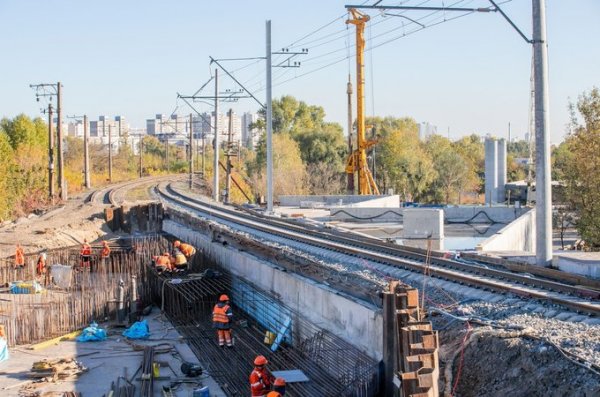 Ось як будують 90-метровий автотунель Подільсько-Воскресенського моста