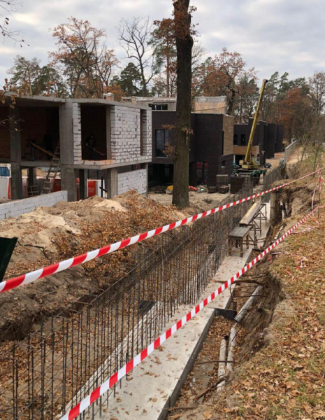 Суд зобов’язав знести котеджне містечко в Пущі-Водиці. Тут був дитячий табір