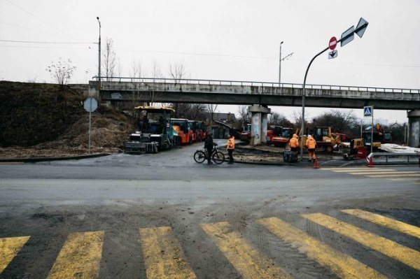 Будівництво Подільського мосту. Прокуратура звинувачує генпідрядника у завищенні витрат