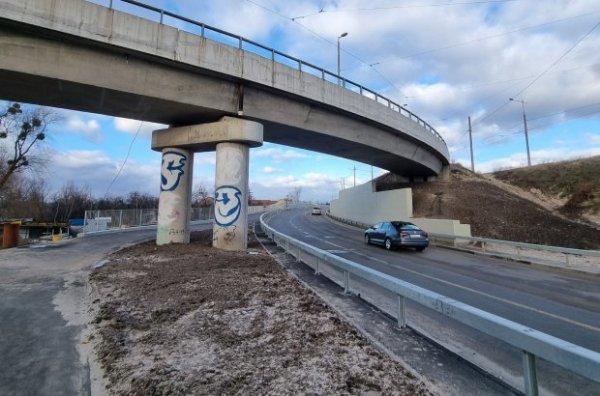 Ось який вигляд зараз має лівобережна частина Подільського мосту