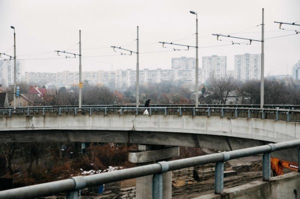 Будівництво Подільського мосту. Прокуратура звинувачує генпідрядника у завищенні витрат