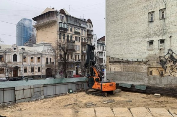 Будівництво на місці знищеної садиби Лошевичів припинили – Перов