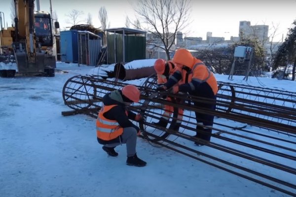 Ось як реконструюють шляхопровід біля станції метро «Дарниця»