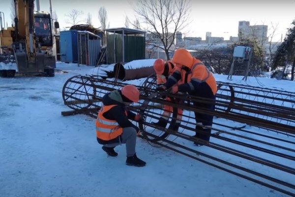 Дивіться, як реконструюють шляхопровід біля станції метро «Дарниця»