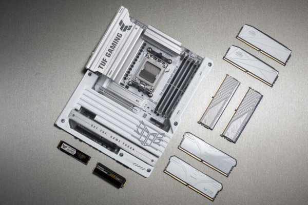 Asus представила TUF GAMING B850-BTF — первую материнскую плату со скрытыми соединениями, разъемом GPU на 600 Вт и новым фиксатором PCIe
