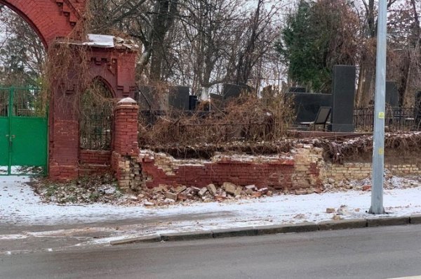 Не вся огорожа Байкового кладовища історична. Експерти визначать, які частини зберегти – Кличко