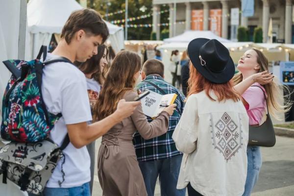 Премія книжкових блогерів від фестивалю «Книжкова країна» оголосила шортліст книжок