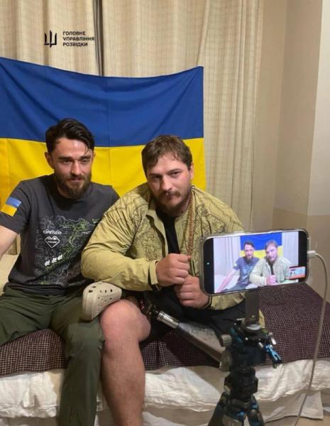 Двоє ветеранів ГУР з ампутованими кінцівками підкорили Гімалаї