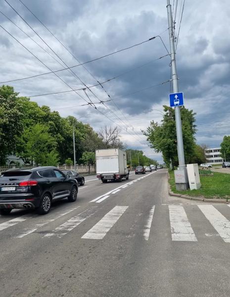 На проспекті Науки з’явилась нова смуга для громадського транспорту. Торік її нанесли неправильно