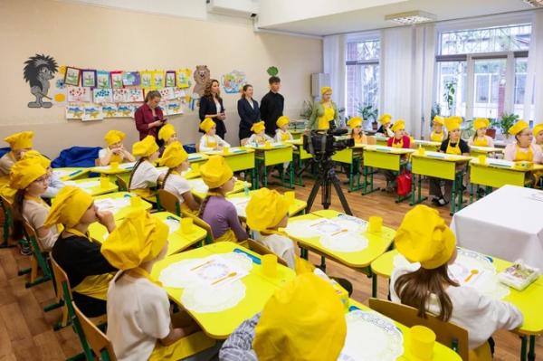 «Кулінарні супергерої»: як Володимир Ярославський і Whirlpool вчать дітей любити здорову їжу