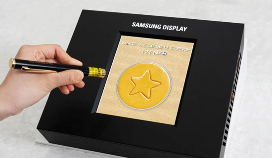 Samsung показала OLED-дисплей зі сканером відбитків по всій поверхні