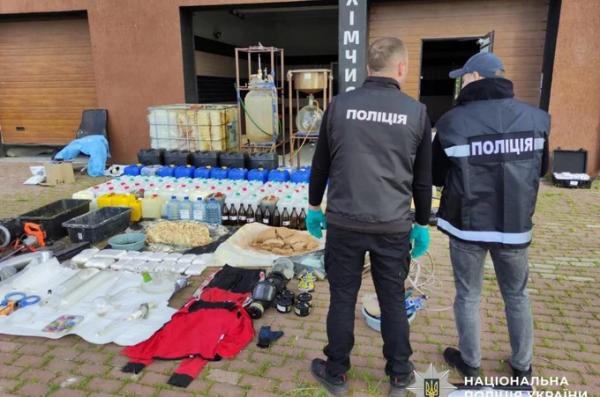 В Україні проводять понад 200 обшуків у межах операції з ліквідації наркобізнесу