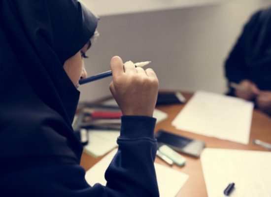 Школы ОАЭ добавляют ИИ в обязательную программу для учеников 1-12 классов