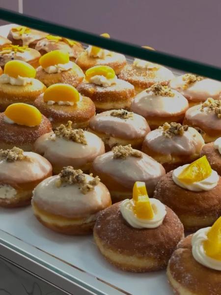 Пампухи у Pampuh Joy біля Домініканського собору Львова