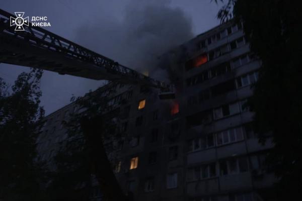 Росіяни вдарили балістикою і дронами по Києву: є жертви й постраждалі (доповнено)