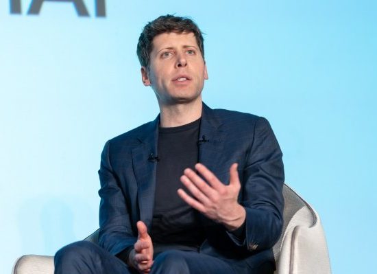 «Світ Сема Альтмана» представляє пристрій для мобільної верифікації