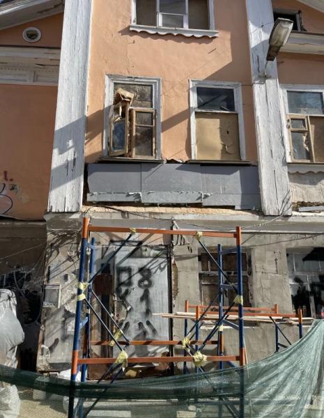 Навколо «Будинку з хлібною лавкою» на Ярославовому Валу демонтували будівельний паркан