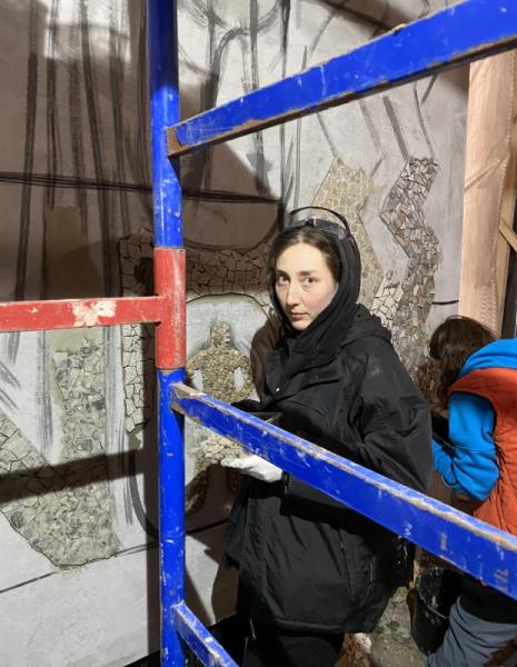 На Київщині на фасаді ТЦ Obriy Trypil відкрили мозаїку «Трипілля». Ось як її створювали