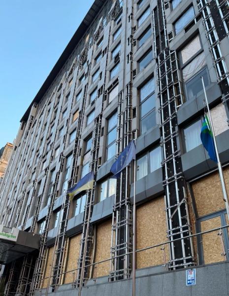Готель Holiday Inn Kyiv в комплексі «Торонто-Київ» частково відновив роботу після обстрілу