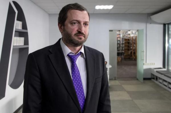 Петиція про звільнення Андрія Білоуса, якого звинувачують у домаганнях, набрала необхідні голоси