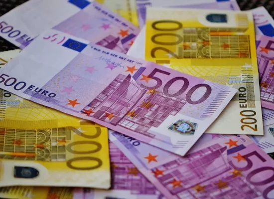 Україна починає розглядати можливість відмови від долара і переходу на євро