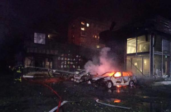 Атака БпЛА на Київ: є постраждалі, найбільше руйнувань – в Оболонському районі, пошкоджено ТРЦ Dream
