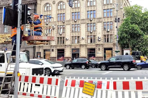 На майбутньому переході на Хрещатику встановлюють понад 10 світлофорів