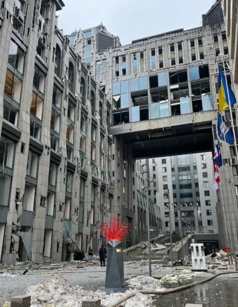Готель Holiday Inn Kyiv в комплексі «Торонто-Київ» частково відновив роботу після обстрілу