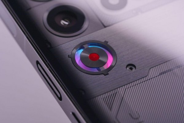Игровой смартофн RedMagic 10S Pro получил разогнанный чип Snapdragon 8 Elite, батарею на 7050 мА-ч и активное охлаждение ─ от $700