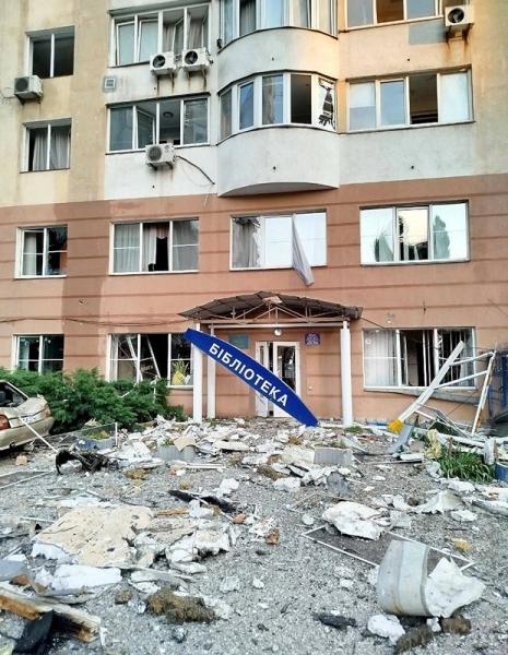 Російський обстріл пошкодив бібліотеку імені Сковороди на Солом'янці