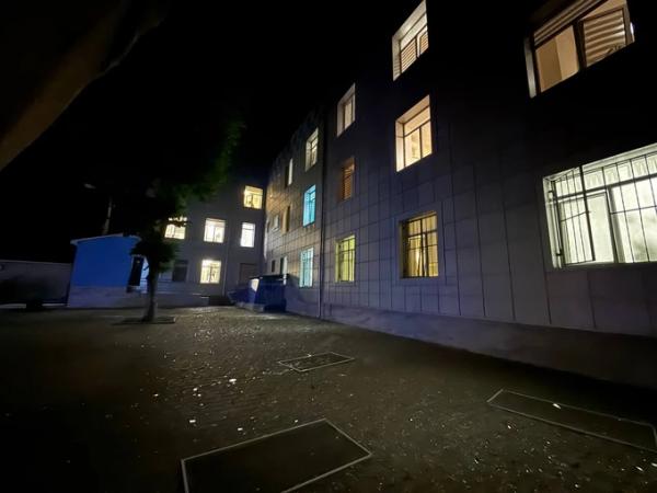 Росіяни вдарили по пологовому будинку в Одесі: постраждалих і загиблих немає