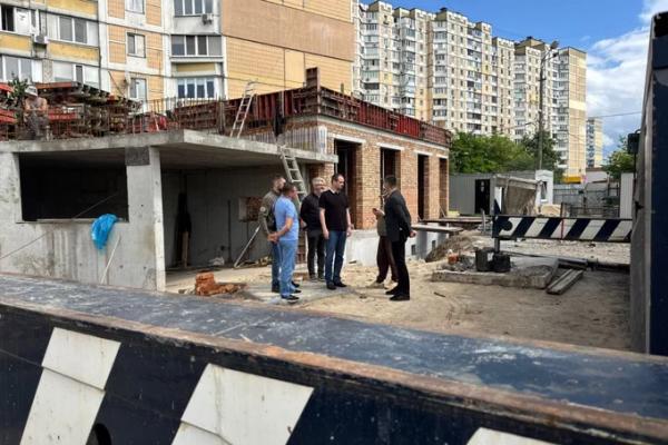 На проспекті Григоренка відкриють укриття з «МакДональдзом»