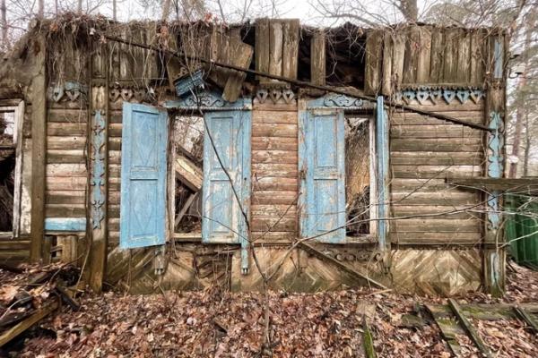 У Пущі-Водиці розібрали залишки колишньої дачі Валентини Тілль, яку збудували в 1990-х роках