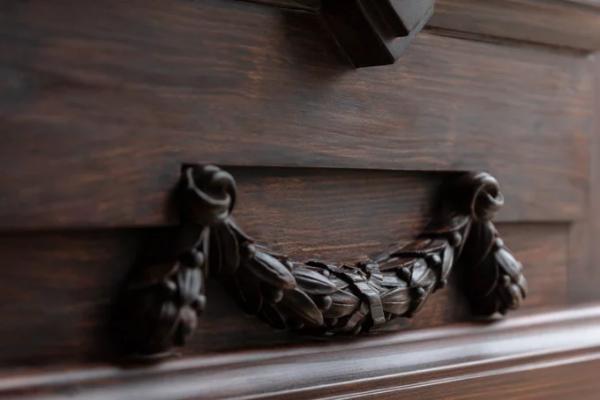 Ось як в Одесі відреставрували двері будинку Руссова 20 століття